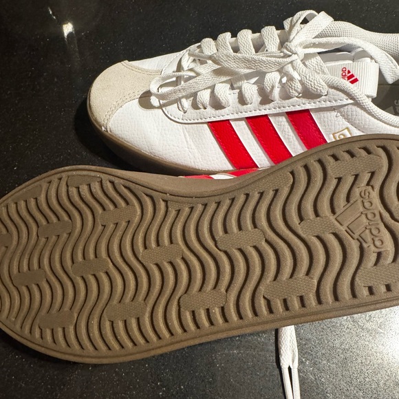 Adidas VL COURT 3.0 SHOES red and white - Picture 3 of 4